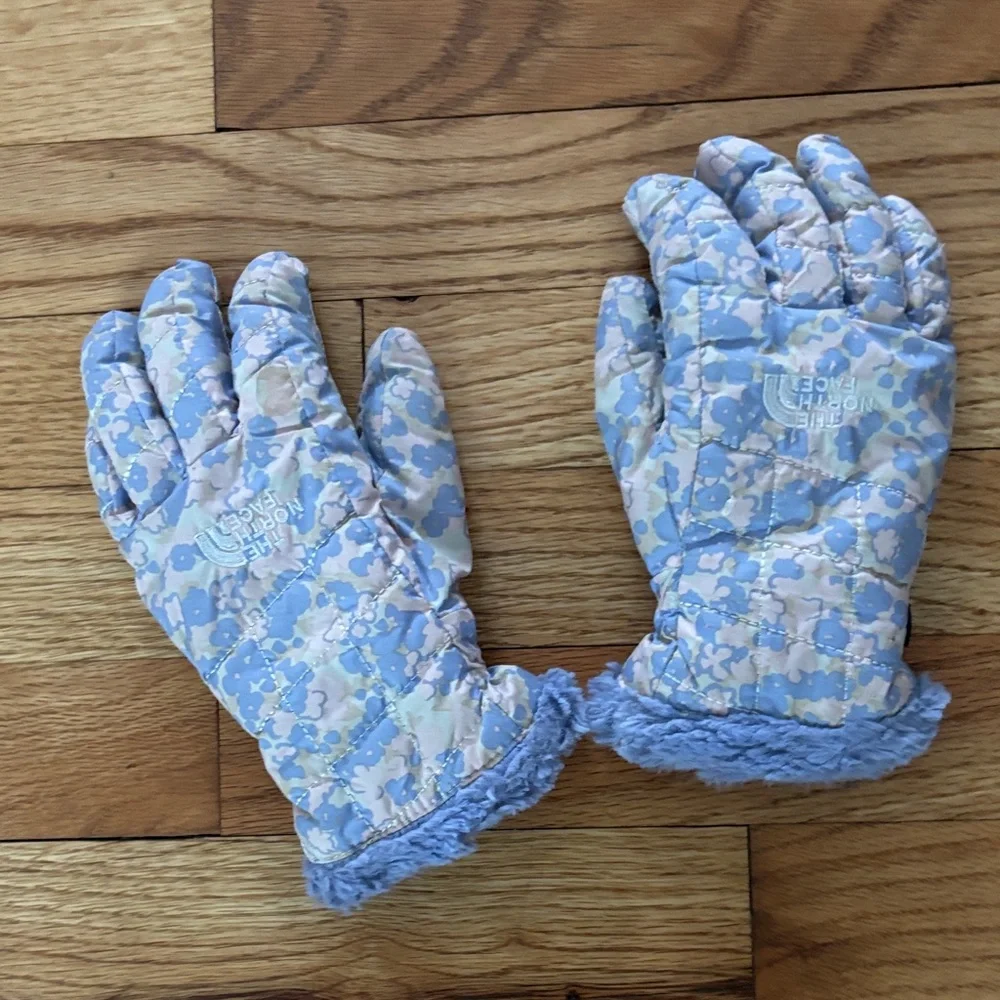 The North Face girls Blue and Cream Patterned Gloves